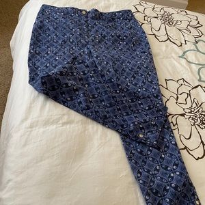 Chico’s cuffed jean style pants size 2 (14)
